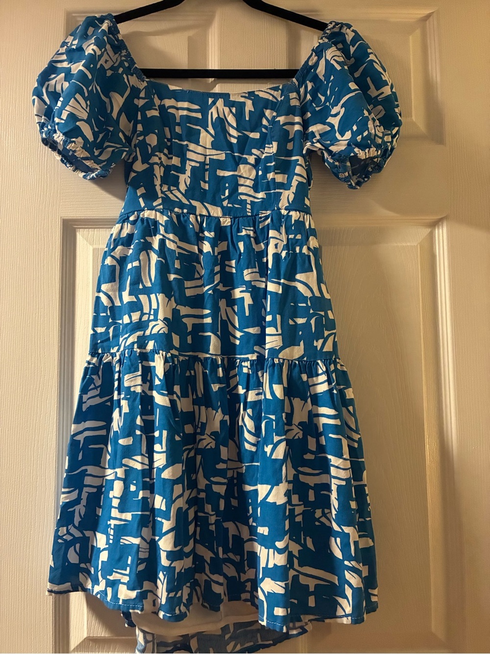 Women’s Blue and White Abstract Print Puff-Sleeve Dress size small